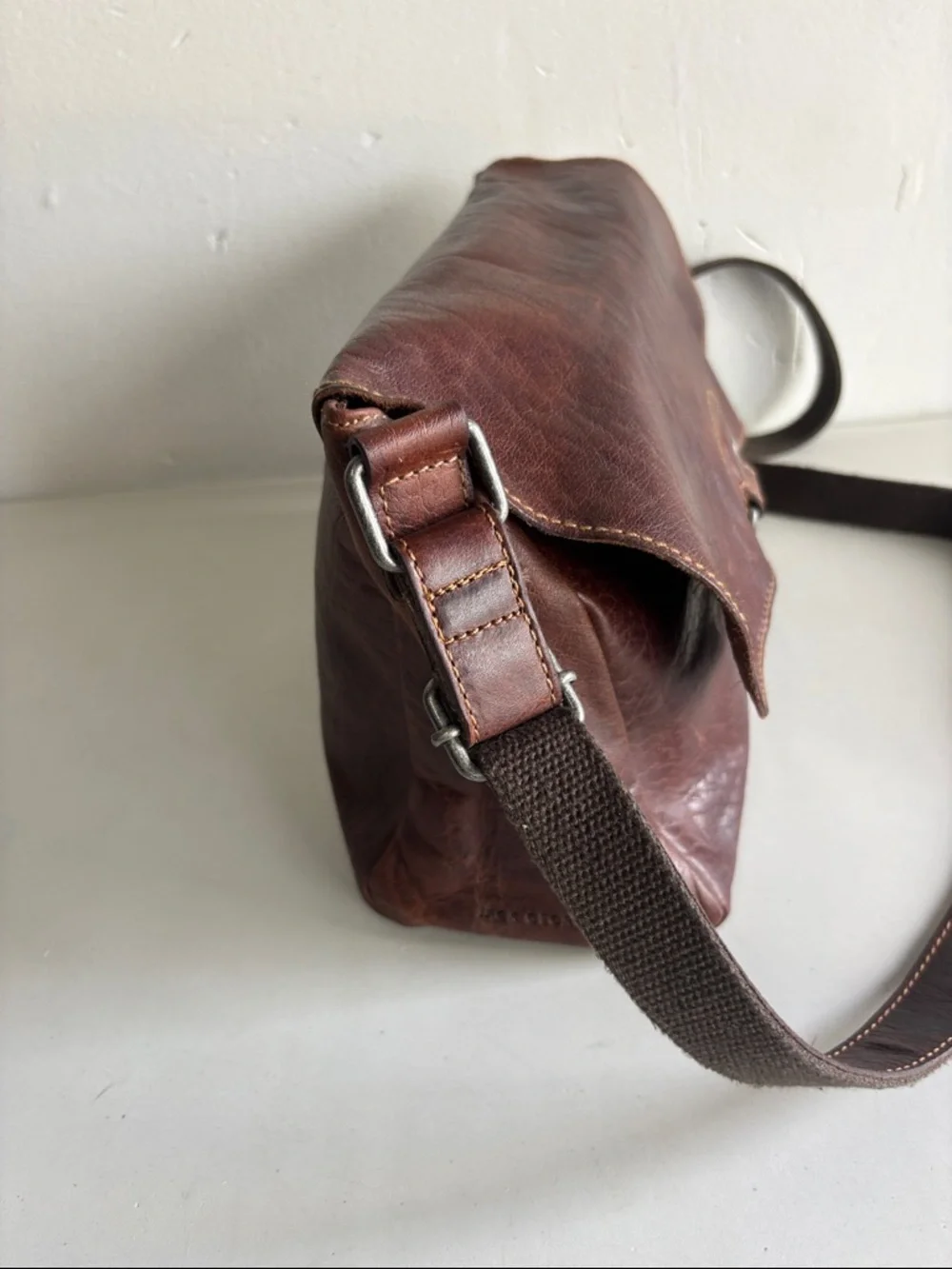 Jack Georges Classic Brown Leather Crossbody Messenger Bag